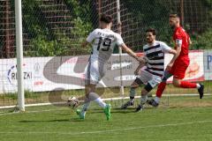 Kreisliga - Saison 2024/25- SV Kasing - TSV Kösching-  -  Der 1:0 Führungstreffer durch - Simon Renn weiss Kasing - jubel - Valentin Hafner rot Kösching - Foto: Meyer Jürgen