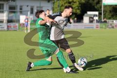 Bezirksliga - Saison 2025/26 - FC Gerolfing - TSV Ober./Unterh.stadt - David Simm grünn Gerolfing - David Polster (Nr.18 - TSV Ober-/Unterh.stadt) - Foto: Meyer Jürgen
