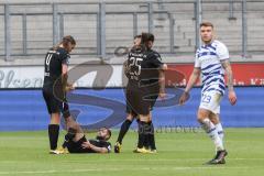 3. Liga - MSV Duisburg - FC Ingolstadt 04 - Spiel ist aus, Erschöpfung Marc Stendera (10, FCI) Björn Paulsen (4, FCI) Jonatan Kotzke (25 FCI) Joshua Bitter (23 MSV)