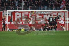 2.BL; SSV Jahn Regensburg - FC Ingolstadt 04; Tor Jubel Treffer Ausgleich 1:1 Andreas Albers (19 Jahn) Enttäuschung Christian Gebauer (22, FCI) Torwart Robert Jendrusch (1, FCI) Merlin Röhl (34, FCI) Florian Pick (26 FCI) Patrick Schmidt (32, FCI) Nico An