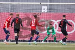 Bayernliga Süd - Saison 2021/2022 - FC Ingolstadt 04 II -  SpVgg Unterhaching - Markus Ponath Torwart FCI hält den Ball sicher - Foto: Meyer Jürgen