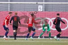 Bayernliga Süd - Saison 2021/2022 - FC Ingolstadt 04 II -  SpVgg Unterhaching - Markus Ponath Torwart FCI hält den Ball sicher - Foto: Meyer Jürgen