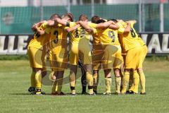 Kreisklasse - Saison 2023/2024 - GW Ingolstadt - FC Gelbelsee - Die Mannschaft bildet einen Kreis vor dem Spiel - Foto: Meyer Jürgen