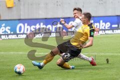 2.BL; Dynamo Dresden - FC Ingolstadt 04, Torchance, Dennis Eckert Ayensa (7, FCI) Sollbauer Michael (21 DD) stört
