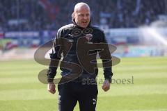 2.BL; Holstein Kiel - FC Ingolstadt 04 - Co-Trainer Mike Krannich (FCI) schreit Warmup