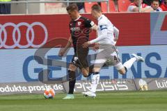 2. Fußball-Liga - Saison 2021/2022 - FC Ingolstadt 04 - Hamburger SV - Stefan Kutschke (#30 FCI) - Sebastian Schonlau (#4 HSV) - Foto: Meyer Jürgen