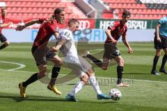 3. Liga - FC Ingolstadt 04 - 1. FC Saarbrücken - Björn Paulsen (4, FCI) hinter Jänicke Tobias (25 SB)