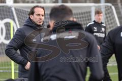 3. Liga; 1. Training nach Winterpause, 2023 FC Ingolstadt 04; Cheftrainer Rüdiger Rehm (FCI) Ansprache