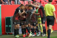 DFB Pokal; FC Ingolstadt 04 - Erzgebirge Aue; Fatih Kaya (9, FCI) Schuß 2:1 Tor Jubel, hinten Cheftrainer Roberto Pätzold (FCI) Marc Stendera (10, FCI) Merlin Röhl (34, FCI) Filip Bilbija (35, FCI) Hawkins Jaren (20 FCI) Rico Preißinger (6, FCI)