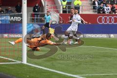 2. Fußball-Liga - Saison 2021/2022 - FC Ingolstadt 04 - Hamburger SV - Daniel Heuer Fernandes Torwart (#1 HSV) - Stefan Kutschke (#30 FCI) - Foto: Meyer Jürgen