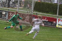 Kreisliga - Saison 2024/25- TSV Kösching - TSV Hohenwart - Johannes Jocham weiss Hohenwart  - Michael Zimmermann Torwart Kösching - Foto: Meyer Jürgen