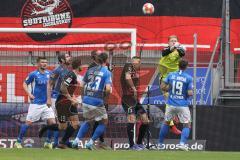 2.BL; FC Ingolstadt 04 - FC Hansa Rostock; Boxt den Ball weg Torwart Robert Jendrusch (1, FCI) Nikola Stevanovic (15, FCI) Marcel Gaus (19, FCI) Meißner Robin (19 Hansa)Meier Jonathan (23 Hansa)