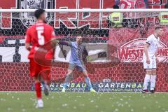 3. Liga; Rot-Weiss Essen - FC Ingolstadt 04; Torwart Boevink Pelle (26 FCI) im Tor gibt Anweisungen