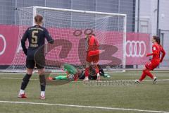 2. Frauen-Bundesliga - Saison 2021/2022 - FC Ingolstadt 04 - FC Bayern München II - Guha Valerie Torwart München - Maier Ramona (#18 FCI) - Foto: Meyer Jürgen