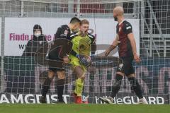 2.BL; FC Ingolstadt 04 - SV Darmstadt 98; Torwart Robert Jendrusch (1, FCI) sicher, Dominik Franke (3 FCI) schreit gratuliert Nico Antonitsch (5, FCI)