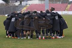 2. Bundesliga Frauen - Saison 2025/26 - FC Ingolstadt 04 Frauen - VFB Stuttgart  -  Die Mannschaft bildet einen Kreis vor dem Spiel -  - XXXXX - Foto: Meyer Jürgen