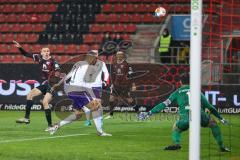 2.BL; FC Ingolstadt 04 - Erzgebirge Aue; Tor Chance vergeben, Filip Bilbija (35, FCI) Cacutalua Malcolm (21 Aue) Torwart Männel Martin (1 Aue) Barylla Anthony (23 Aue)