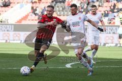 3. Liga; FC Ingolstadt 04 - Rot-Weiss Essen; Patrick Schmidt (9, FCI) Zweikampf Kampf um den Ball Dürholtz Luca ( RWE)