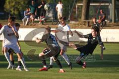 Landesliga - Saison 2026/27 - SV Manching - VFR Neuburg - Vincent Amann (Nr.5 - SV Manching) - Beran Leon weiss Neuburg - Foto: Meyer Jürgen