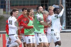 3. Liga; SV Meppen - FC Ingolstadt 04; Sieg Jubel Freude, Spiel ist aus. Spieler bedanken sich bei den Fans, Hans Nunoo Sarpei (18 FCI) Rico Preißinger (6, FCI) Denis Linsmayer (23, FCI) Thomas Rausch (45, FCI) Tobias Bech (11, FCI)