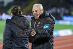 3. Liga; SSV Ulm - FC Ingolstadt 04; vor dem Spiel Cheftrainerin Sabrina Wittmann (FCI) und Cheftrainer Pavel Dotchev (Ulm)