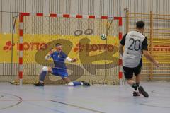 Lotto Bayern Hallencup - Saison 2024/25 - FC Hitzhofen/Oberzell - TSV Ober./Unterhaunstadt- 6 Meter schiessen - Valentin Puhar TW Hitzhofen- Ramazan Kurnaz grau Ober/-Unterhaunstadt - Foto: Meyer Jürgen