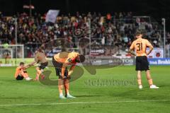3. Liga; FC Viktoria Köln - FC Ingolstadt 04; Spiel ist aus, Niederlage, hängende Köpfe, Donald Nduka (27, FCI) Julian Kügel (31, FCI) Jannik Mause (7, FCI) Simon Lorenz (32, FCI)