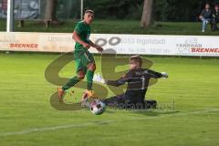 Bezirksliga - Saison 2022/2023 - SV Manching  - VFB Eichstätt II - Porfyriadis Anastasios (Nr.19 - SV Manching) mit einer Torchance - Max Dörfler Torwart Eichstätt - - Foto: Meyer Jürgen