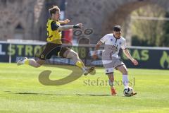 3. Liga; Borussia Dortmund II - FC Ingolstadt 04; Reitz Tony (36 BVB2) Zweikampf Kampf um den Ball Felix Keidel (43, FCI)