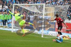 3.Liga - Saison 2022/2023 - TSV 1860 München - FC Ingolstadt 04 - Calvin Brackelmann (Nr.17 - FCI) mit einer Torchance - Torwart Marco Hiller (Nr.1 - 1860 München) - Yannick Deichmann (Nr.20 - 1860 München) - Foto: Meyer Jürgen