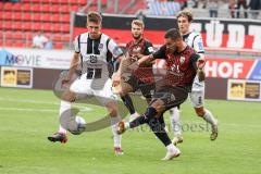 3. Liga; FC Ingolstadt 04 - SSV Ulm 1846; Zweikampf Kampf um den Ball Pascal Testroet (37, FCI) Gaal Tom (4 Ulm) Ahrend Lukas (8 Ulm) Yannick Deichmann (20, FCI)