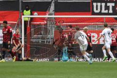 3. Liga; FC Ingolstadt 04 - 
VfB Oldenburg; Torwart Markus Ponath (40, FCI) kommt nicht hin Tor 0:2 Oldenburg Donald Nduka (42, FCI) Calvin Brackelmann (17, FCI) Justin Butler (31, FCI) Patrick Schmidt (9, FCI) enttäuscht Thomas Rausch (45, FCI) Tobias S