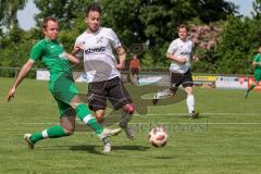 Kreisliga - TSV Baar Ebenhausen - TSV Gaimersheim - Christopher Geyer weiss Ebenhausen - Florian Ihring grün Gaimersheim - Foto: Jürgen Meyer