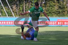 Kreisliga - Saison 2023/2024 - FC Gerolfing - FC Hitzhofen/Oberzell - Raymond Kreizer grün Gerolfing - 
Valentin Puhar Torwart Hitzhofen - Foto: Meyer Jürgen