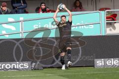 3. Liga; FC Ingolstadt 04 - MSV Duisburg; Einwurf Ryan Malone (16, FCI)