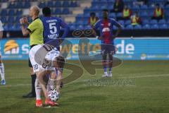 3. Liga - KFC Uerdingen 05 - FC Ingolstadt 04 - Stefan Kutschke (30, FCI) geht zum Elfmeterpunkt