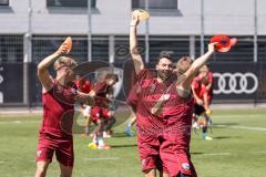3. Liga; FC Ingolstadt 04 - Trainingsauftakt, erstes Training nach der Sommerpause; Max Plath (14 FCI) Lukas Fröde (34, FCI) Benjamin Kanuric (8, FCI)
