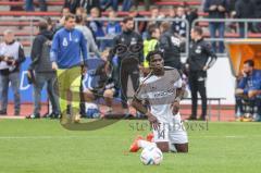 3. Liga; VfB Oldenburg - FC Ingolstadt 04; Hans Nunoo Sarpei (18 FCI) am Boden