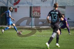 Kreisliga - Saison 2026/27 - SV Hundszell - SV Menning - Manuel Wittmann blau Hundszell - Mark Zimmer TW Menning - Foto: Meyer Jürgen