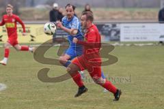 Kreisliga - Saison 2024/25- SV Hundszell - TSV Kösching-  - Jonas Betz rot Kösching - Tim Liesegang blau Hundszell - Foto: Meyer Jürgen