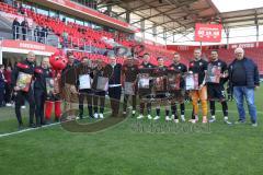 3. Liga - Saison 2024/25 - FC Ingolstadt 04 - SV Wehen Wiesbaden - Verabschiedung der Spieler - Robert Wulnikowski - Luca Schuster - Schanzi - Karl Meier - Alexander Röhrl - Noah Altmannspacher - Geschäftsführer Sport und Kommunikation Dietmar Beiersdorfe
