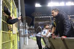 3. Liga; SV Waldhof Mannheim - FC Ingolstadt 04; Niederlage, hängende Köpfe, Spieler beschweren sich bei den Fans wegen zu wenig Support für die jungen Spieler, Pascal Testroet (37, FCI)