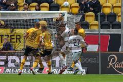 3.Liga - Saison 2022/2023 - Dynamo Dresden - FC Ingolstadt 04 - Torwart Marius Funk (Nr.1 - FCI) - Calvin Brackelmann (Nr.17 - FCI) - Moussa Doumbouya (Nr.27 - FCI) - Foto: Meyer Jürgen