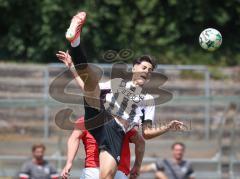 *Bayernliga Nord - Saison 2026/27 - FC Ingolstadt 04 II - FSV Stadeln - Ioannis Petkos (Nr.18 - FCI II) - Leon Liefert rot Stadeln - Foto: Meyer Jürgen