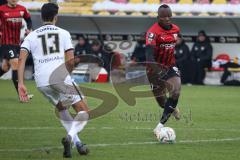 3.Liga - Saison 2022/2023 - SV 07 Elversberg - FC Ingolstadt 04 - Moussa Doumbouya (Nr.27 - FCI) - Marcel Correia (Nr.13 - SV Elversberg) - Foto: Meyer Jürgen