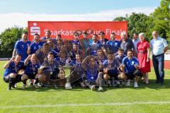 Sparkassenpokal - DJK Ingolstadt - FC Gerolfing - 1. Sieger DJK Ingolstadt - Dorothea Deneke-Stoll, 2. Bürgermeisterin rotes Kleid - rechts Michael Gaßner, Stellv. Vorstandsmitglied Sparkasse - rechts graue Haare Ludwig Schmidt Kreisspielleiter  - jubel -