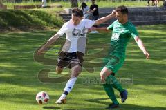 Kreisliga - TSV Baar Ebenhausen - TSV Gaimersheim - Patrick Schwarz weiss Ebenhausen - Zoltan Vati grün Gaimersheim - Foto: Jürgen Meyer