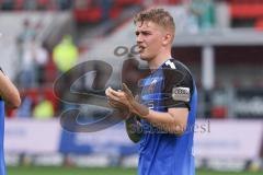 2.BL; FC Ingolstadt 04 - Werder Bremen, Spiel ist aus, 0:3 Niederlage, niedergeschlagen Andreas Poulsen (2, FCI) bedankt sich bei den Zuschauern, Ehrenrunde