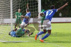 Kreisklasse - Saison 2022/2023 - TSV Ingolstadt Nord - FC Grün Weiss Ingolstadt - Der 1:0 Führungstreffer durch Jean Toribio blau TSV Ing.Nord - Jubel - Farug Lawal Torwart grün weiss Ingolstadt - Foto: Meyer Jürgen