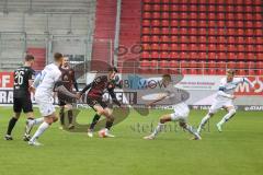 2.BL; FC Ingolstadt 04 - SV Darmstadt 98; Zweikampf Kampf um den Ball Merlin Röhl (34, FCI) Gjasula Klaus (23 SVD)